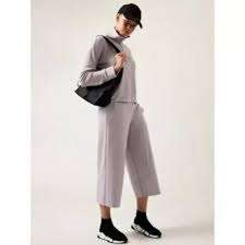 Athleta‎ Seasoft Wide Crop Pants Womens XS Grey High Rise Culottes 882621-02